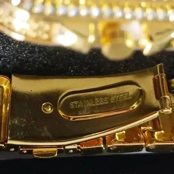 Square rhinestone watch - Picture 3 of 3